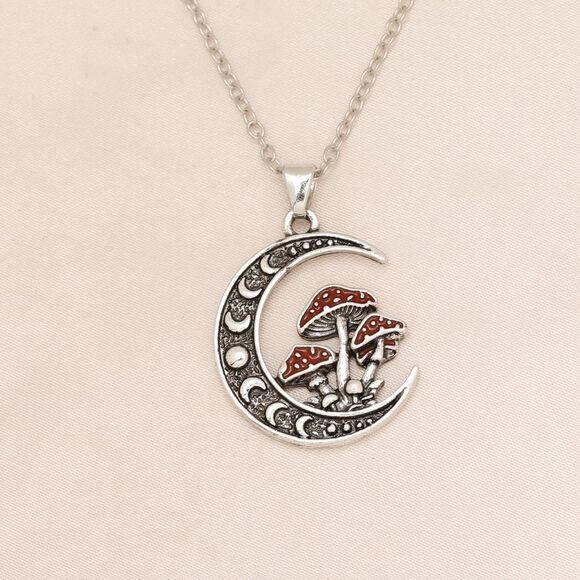 Free People Jewelry - Mushroom necklace M896